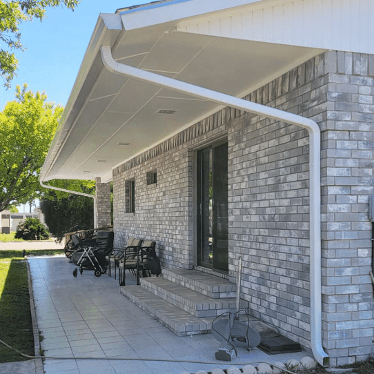 Seamless Gutter Installation in Mission TX