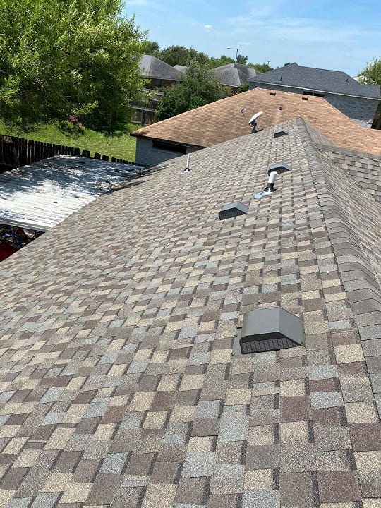 Asphalt Shingles Roofing Installing in Mission Texas